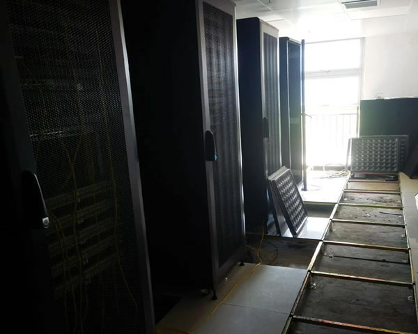 如何在马来西亚购买高性价比服务器